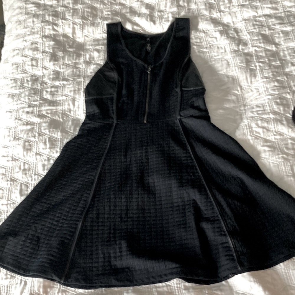 Jessica Simpson little black dress